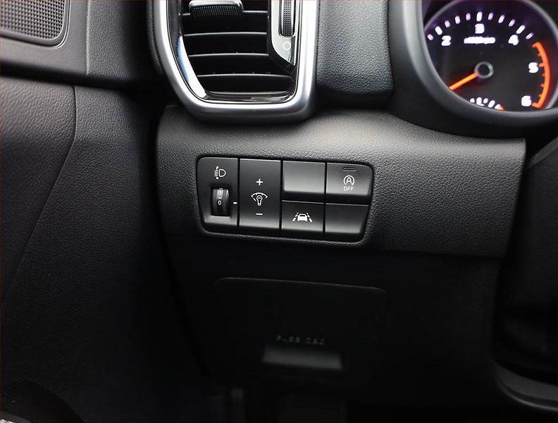 Kia Sportage (2019) 1.6 CRDi, 4X4, Automat, ČR - fotka 18 z 20