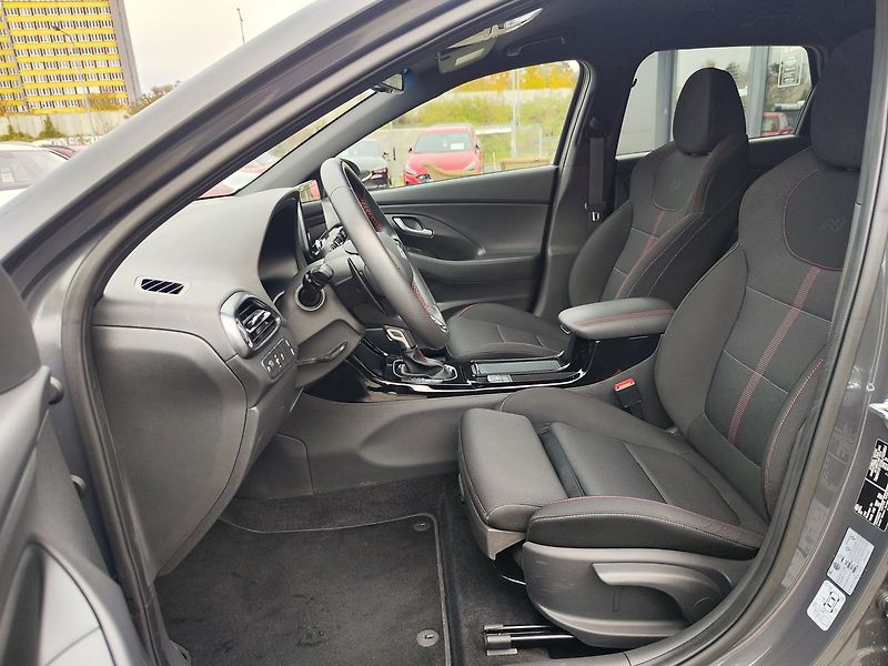 Hyundai i30 1.5 T-GDI/103kW N-Line DCT - fotka 14 z 34