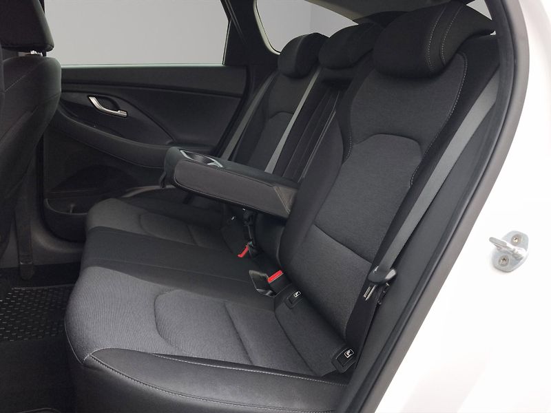 Hyundai i30 (2020) SMART 1.5 DPi 81kW, ČR, 1. Maj - fotka 23 z 25