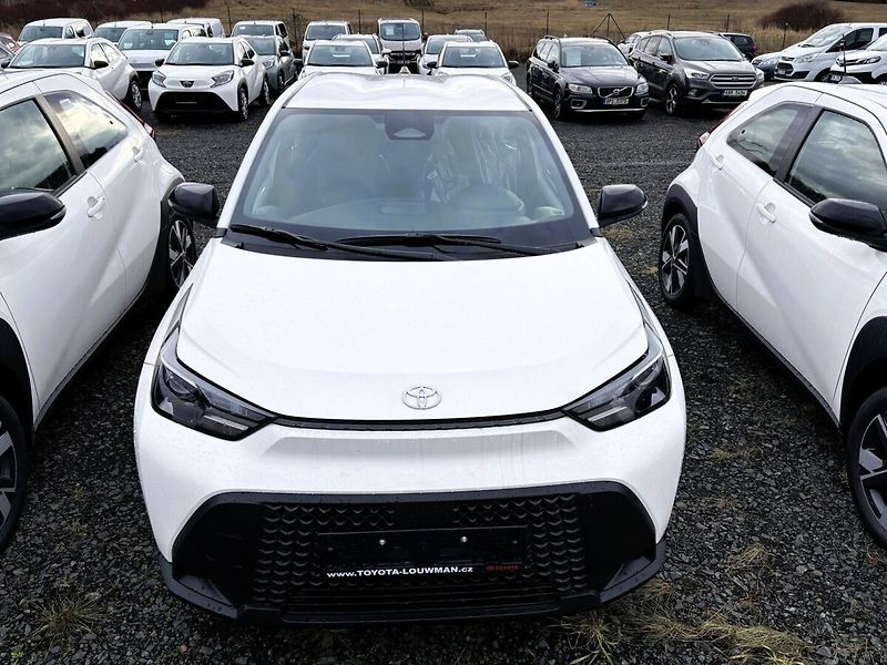 Toyota Aygo 1,5 Hybrid 115 Comfort - fotka 2 z 8