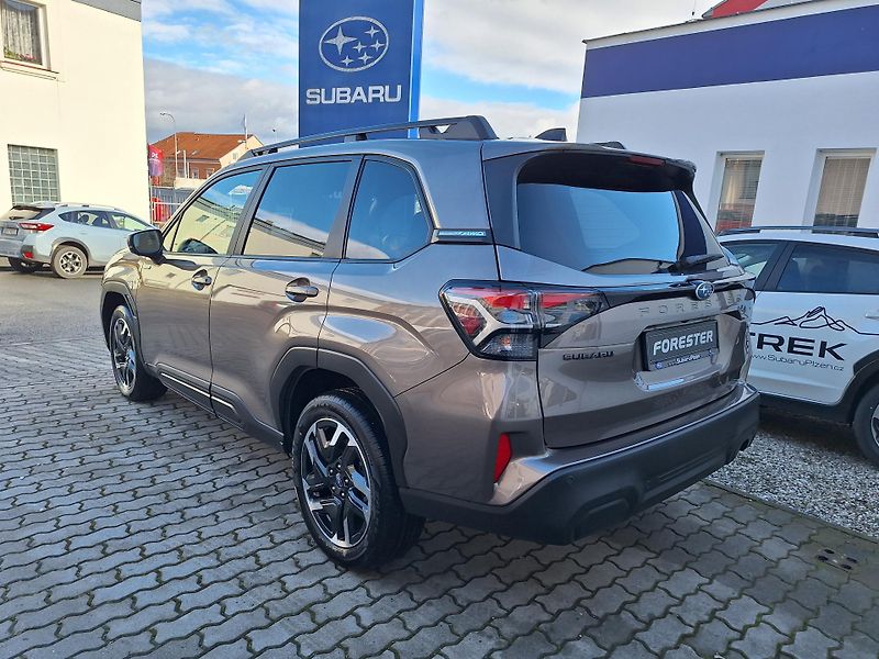 Subaru Forester (2026) Touring -87.000 Kč - fotka 4 z 7