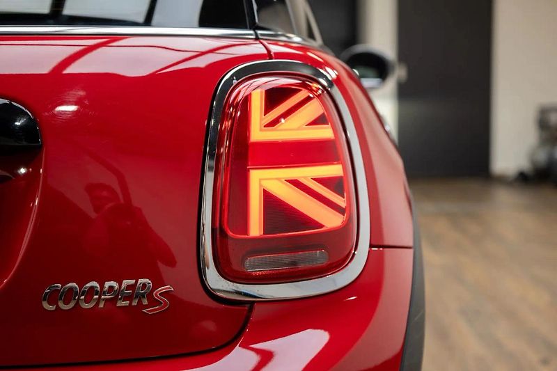 Mini Cooper S 2.0 141 kW - fotka 27 z 35