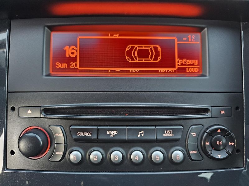 Peugeot 3008 (2016) 1.2 - 96kW, NOVÉ ROZVODY - fotka 26 z 50