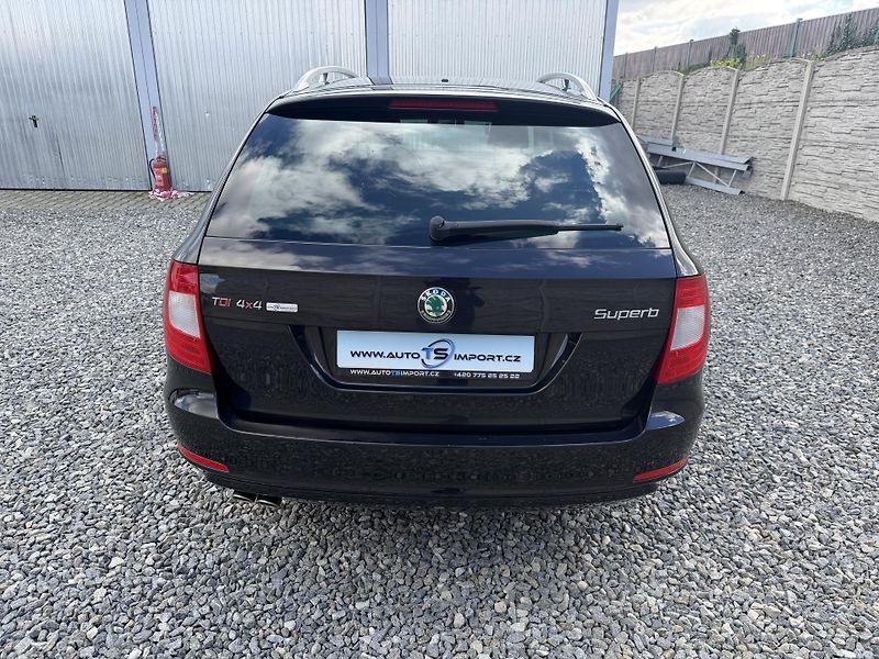 Škoda Superb 2.0TDi 170PS 6R 4x4 0% KOROZE! - fotka 11 z 157