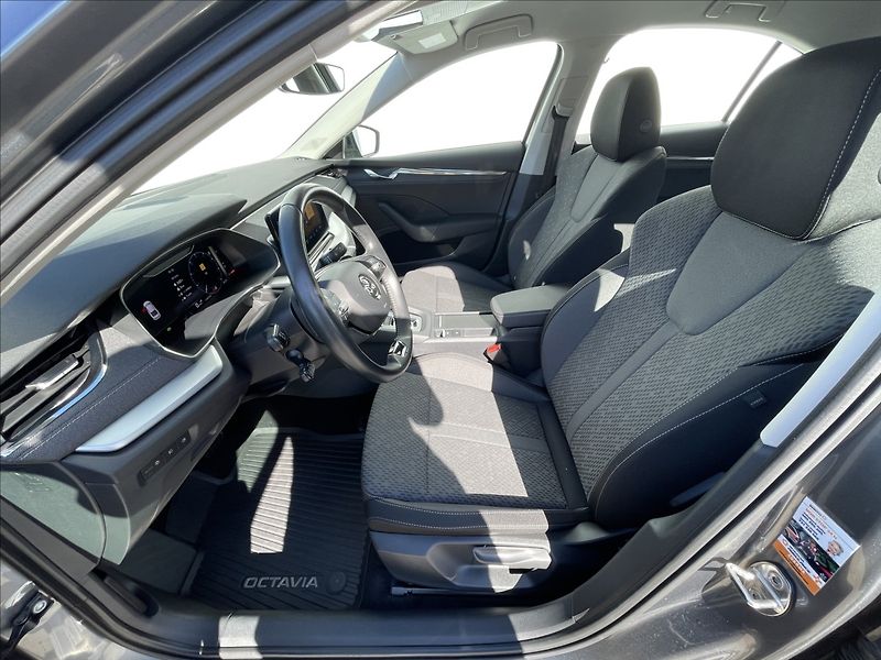 Škoda Octavia 2,0 TDI DSG Style Plus ACC - fotka 3 z 19