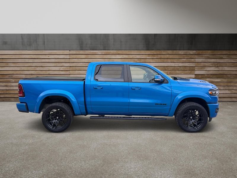 Dodge RAM (2022) +HYDRO BLUE+LOOK26+OFFR.PAKET+ - fotka 2 z 22