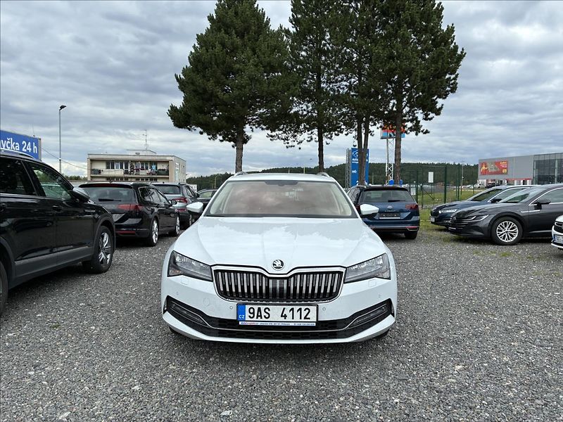 Škoda Superb 2,0 STYLE 4X4 TAŽNÉ,KAMERA - fotka 4 z 31