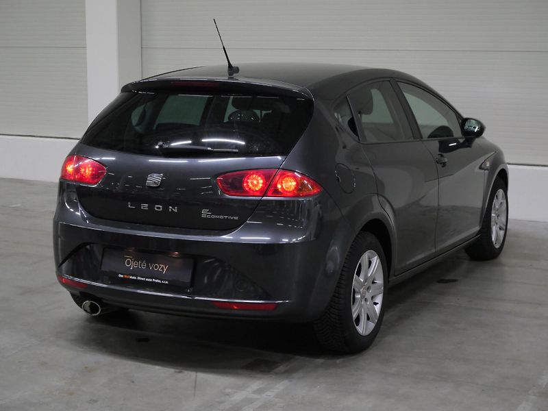 Seat Leon - fotka 2 z 25