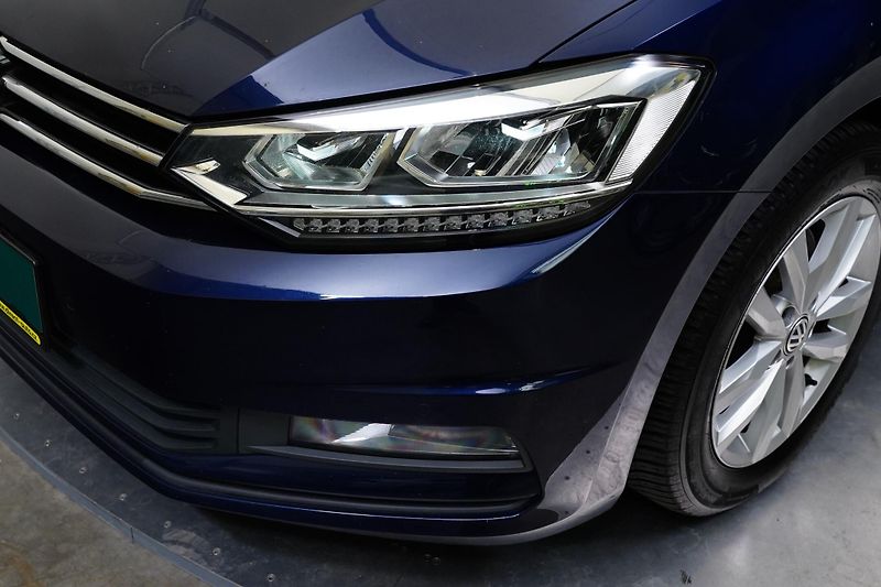 Volkswagen Touran - fotka 9 z 29