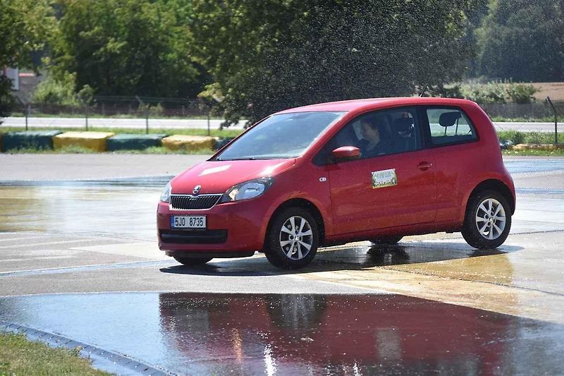 V letošních kurzech se vyškolí zhruba tisícovka mladých řidičů