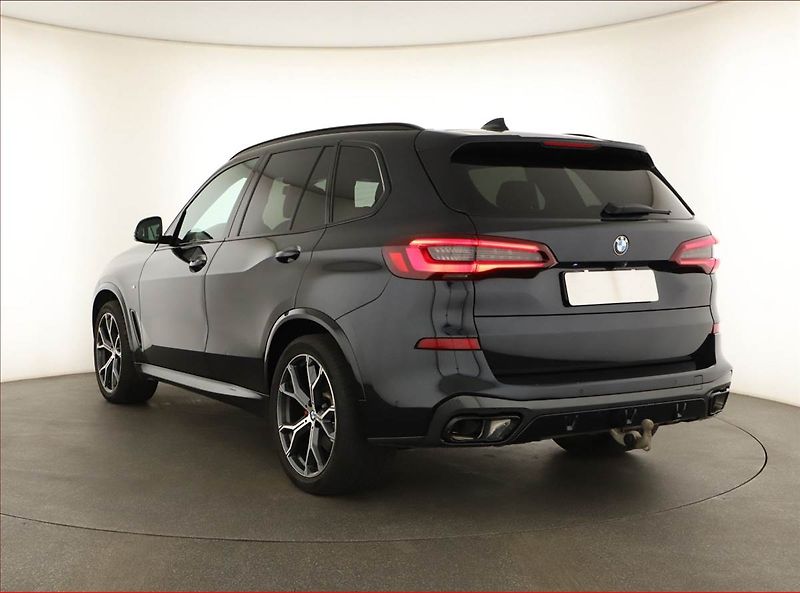 BMW X5 (2021) xDrive30d - fotka 4 z 20