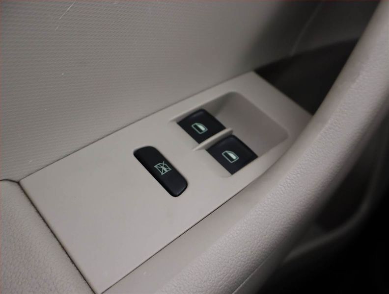 Škoda Rapid (2012) 1.2 TSI, Serv.kniha, Navi - fotka 15 z 19