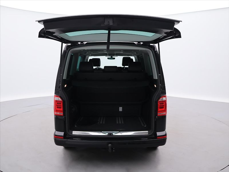 Volkswagen Multivan 2,0 TDI 150kW Highline LED - fotka 9 z 36