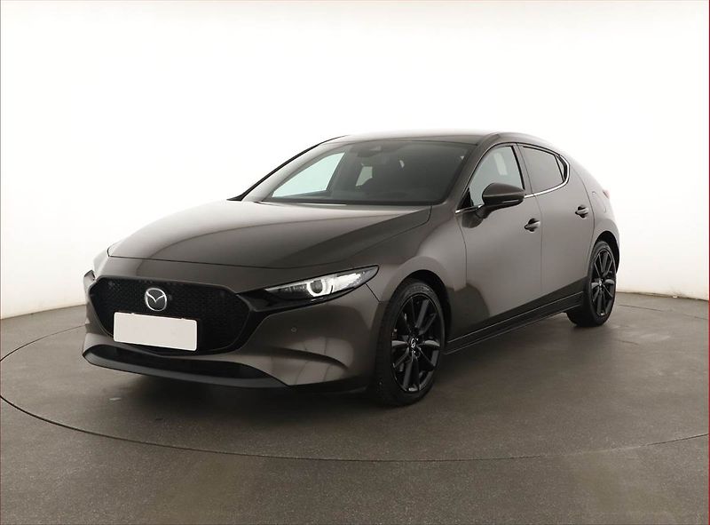 Mazda 3 (2021) 2.0 e-Skyactiv X - fotka 2 z 20