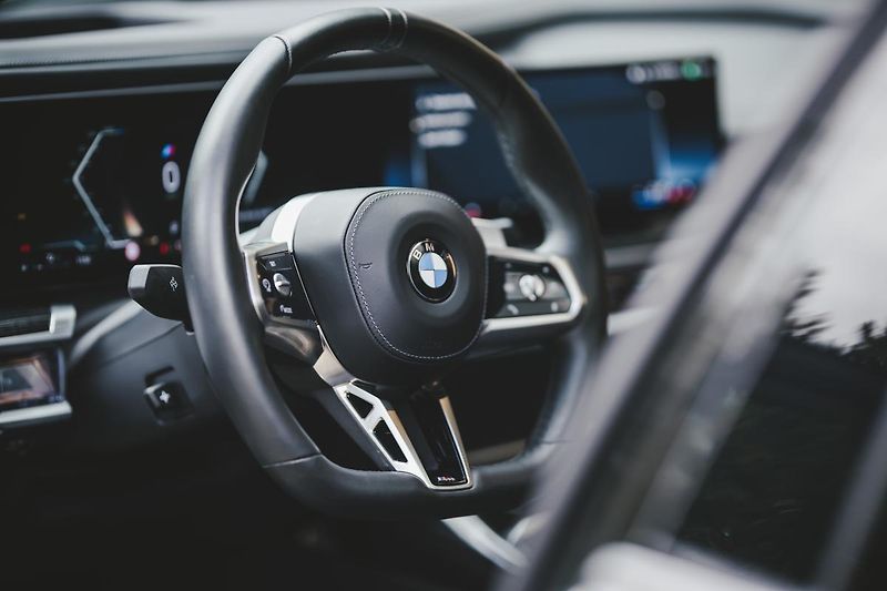BMW Řada 7 (2023) 740d xDrive  - fotka 20 z 45