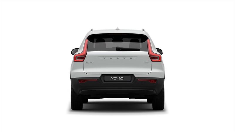 Volvo XC40 (2026) 2,0 B3  Plus - fotka 3 z 9