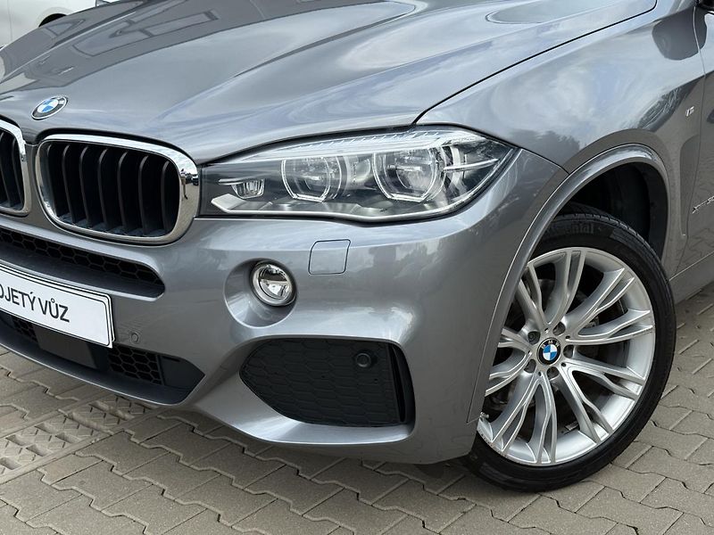 BMW X5 xDrive30d - fotka 18 z 21