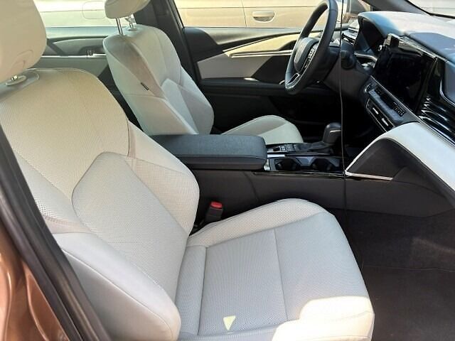 Toyota Camry 2,5 Prestige - fotka 14 z 15