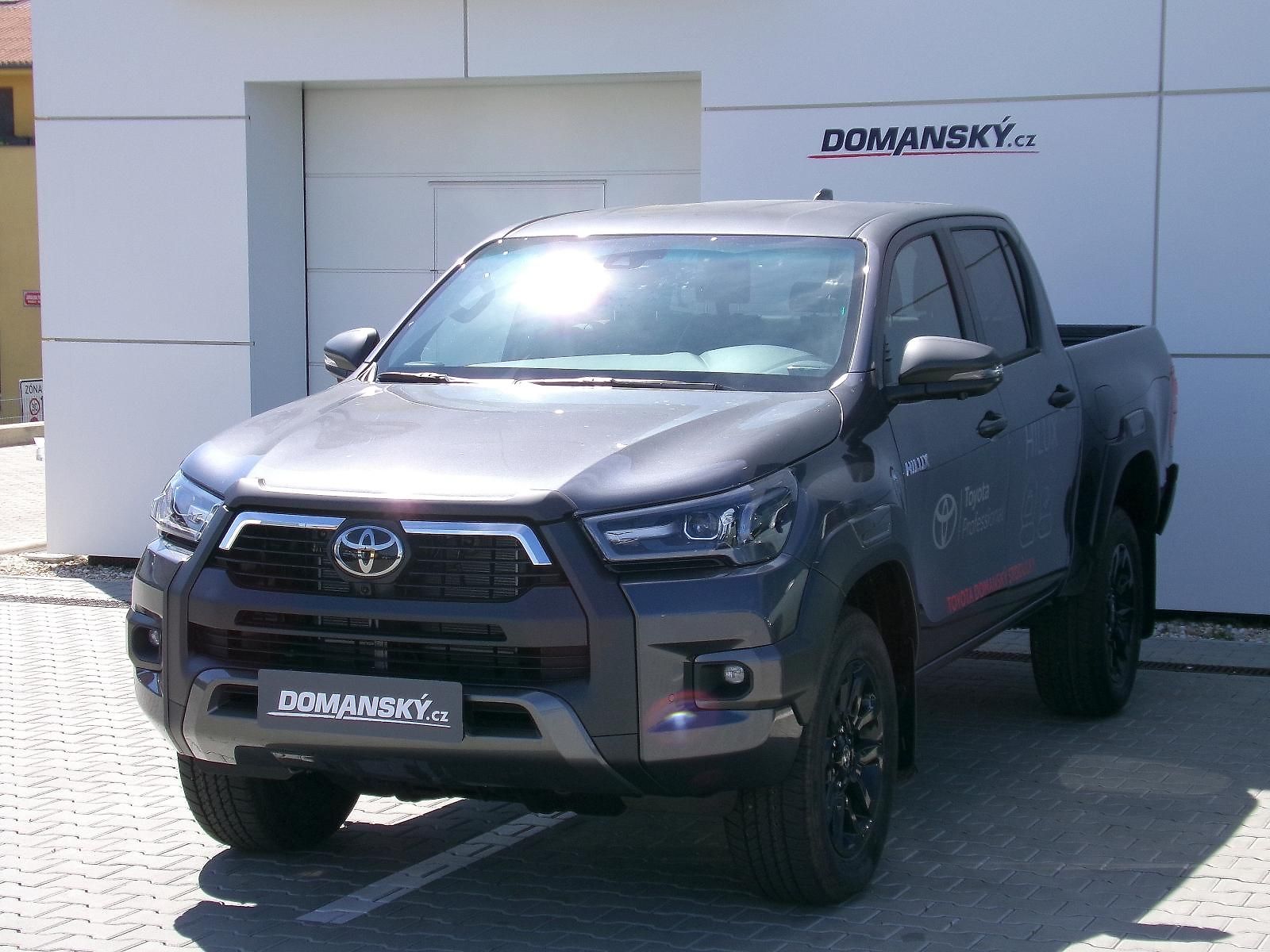 Toyota Hilux DOUBLE CAB 2,8D INVINCIBLE 4x4