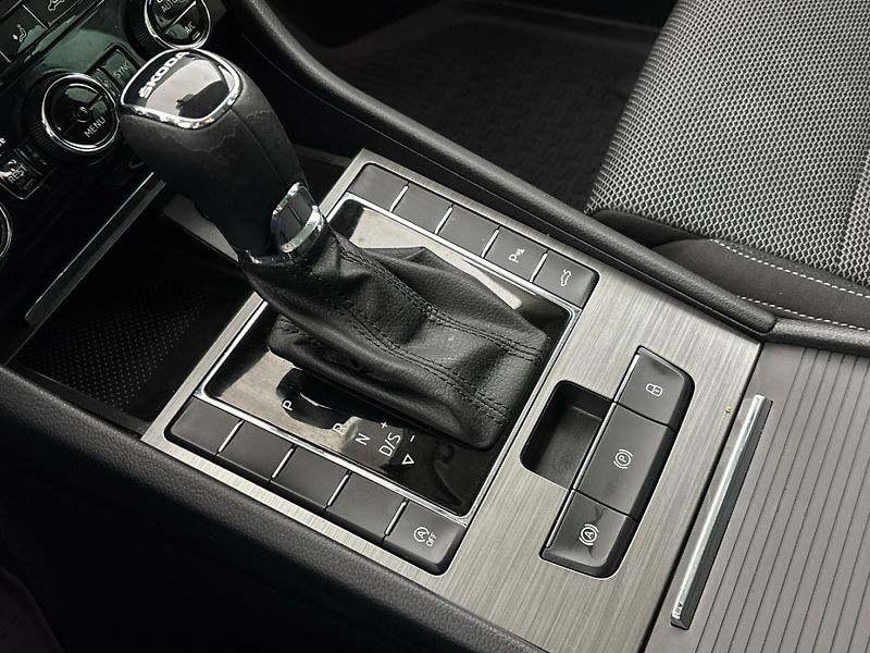 Škoda Superb Style DSG - fotka 20 z 30