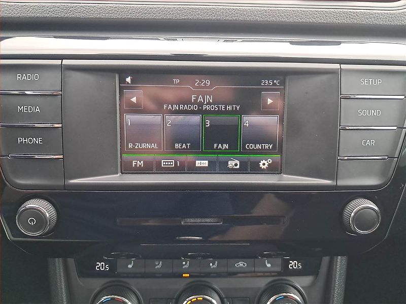 Škoda Superb (2017) 2.0 TDI, Tempomat - fotka 13 z 17