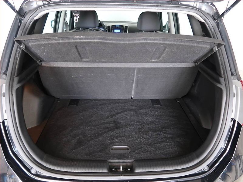 Hyundai ix20 (2015) 1.6 CRDi - fotka 12 z 12
