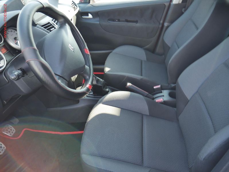 Peugeot 207 (2010) 1.4i, ČR, AC - fotka 9 z 14