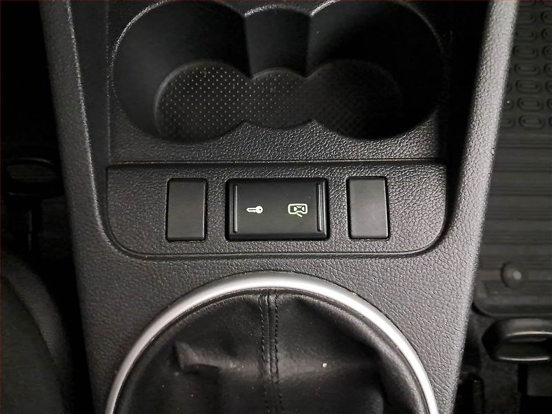 Škoda Fabia (2007) 1.2 12V, Serv.kniha - fotka 13 z 17