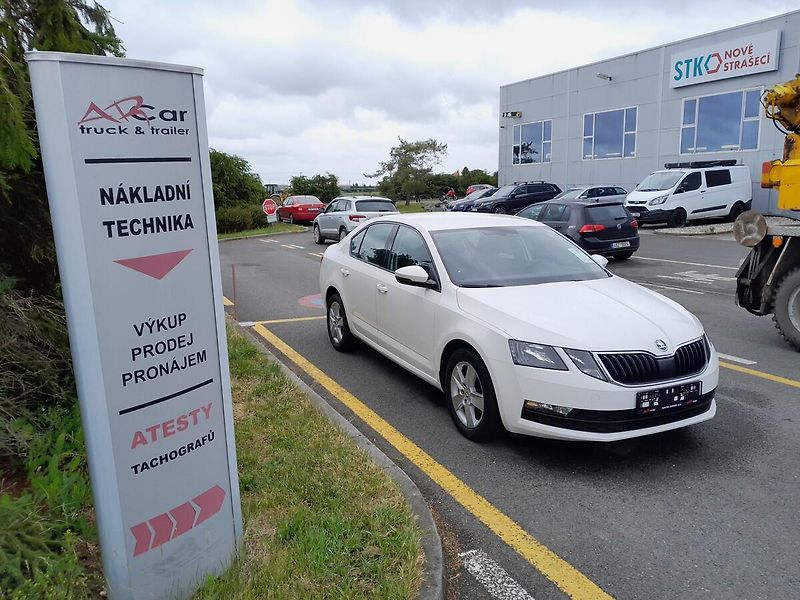 Škoda Octavia 1.6 TDI 85 kW - fotka 1 z 27