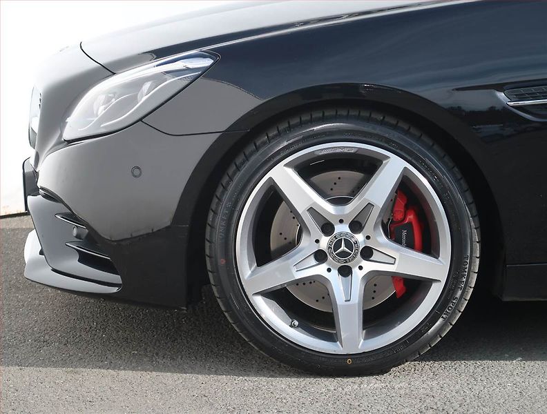 Mercedes-Benz SLC (2019) 300, Automat,180KW,Full Led - fotka 14 z 23