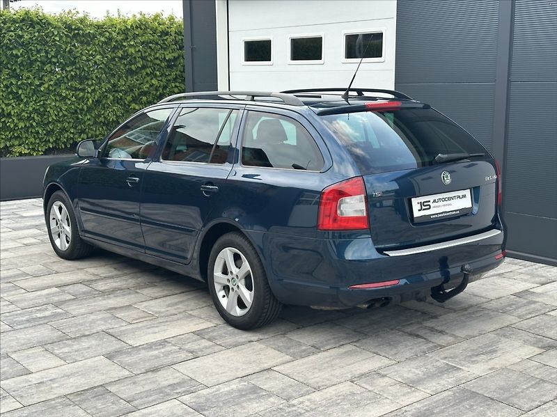 Škoda Octavia 1,8 TSI 152PS  II FL Family - fotka 8 z 44