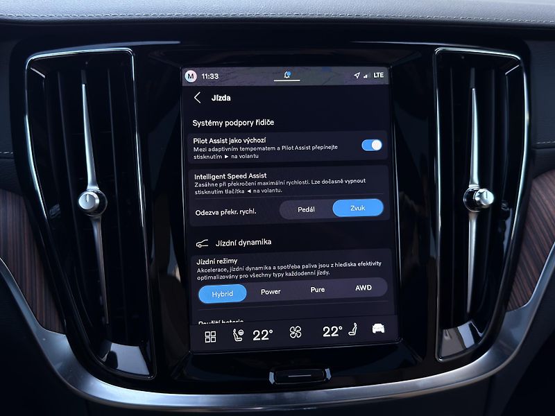 Volvo V60 T8 AWD ULTRA DARK // 335 kW - fotka 41 z 57