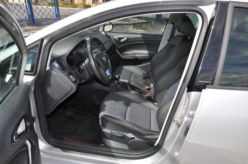 Seat Ibiza 1.2TSi 66kW KOMBI Style CONNEC - fotka 6 z 18