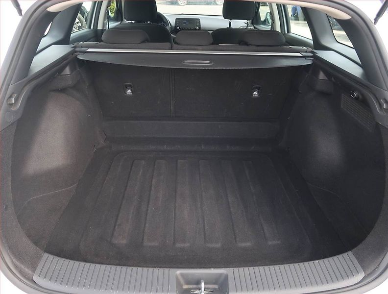 Hyundai i30 (2021) 1.0 T-GDI, ČR,1.maj - fotka 13 z 14