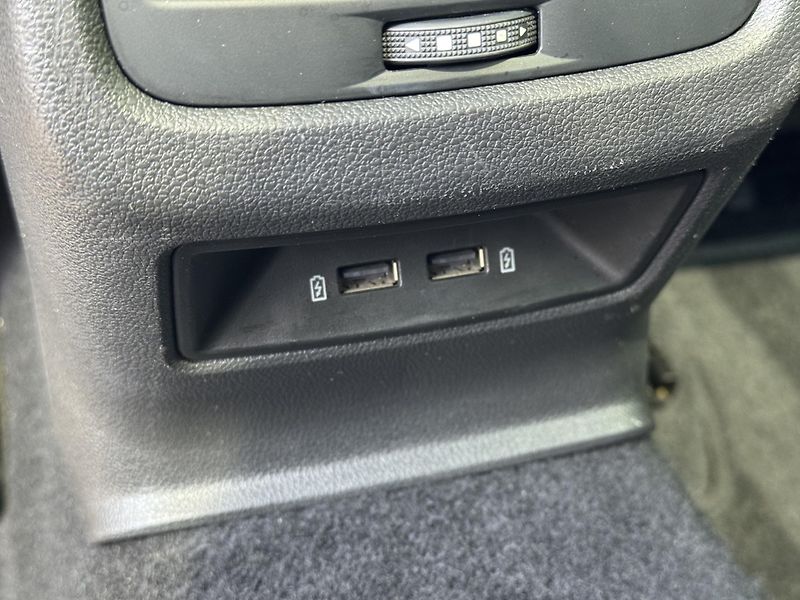 Seat Leon (2018) 1.5TSi MAN FR Virtual PANO RZV - fotka 21 z 52