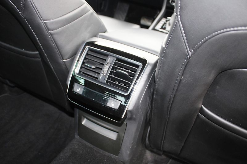 Škoda Superb (2019) 2,0TDI LAURIN & KLEMENT  LED - fotka 16 z 21