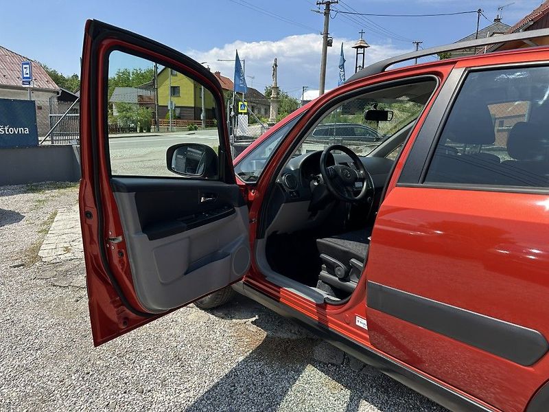 Suzuki SX4 1.6i 88kW 4x4 serviska tažné - fotka 15 z 21