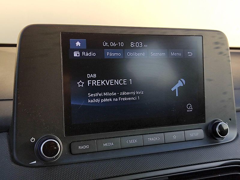 Hyundai Kona (2023) 1,0 T-GDi 88 Kw - fotka 16 z 38