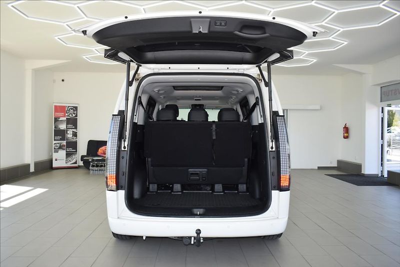 Hyundai Staria 2,2 CRDI,1.maj,ČR,AUT,4x4,9-mí - fotka 13 z 47