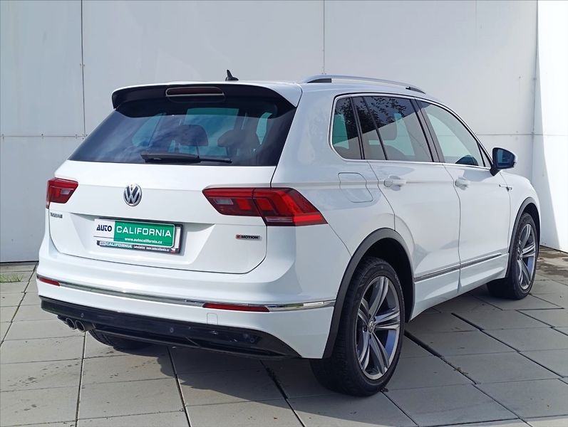 Volkswagen Tiguan 2,0 TDi R-Line DSG 4x4 Navi ČR - fotka 7 z 33