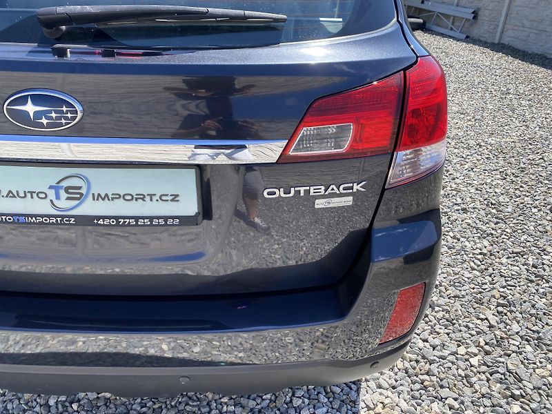 Subaru Outback 2.5i 170PS 4x4 BIFUEL PAN NAVI - fotka 42 z 157