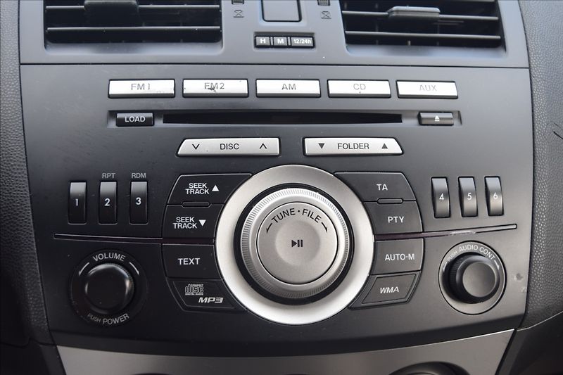 Mazda 3 1,6 i 77KW VÝHŘEV NOVÁ STK - fotka 41 z 47