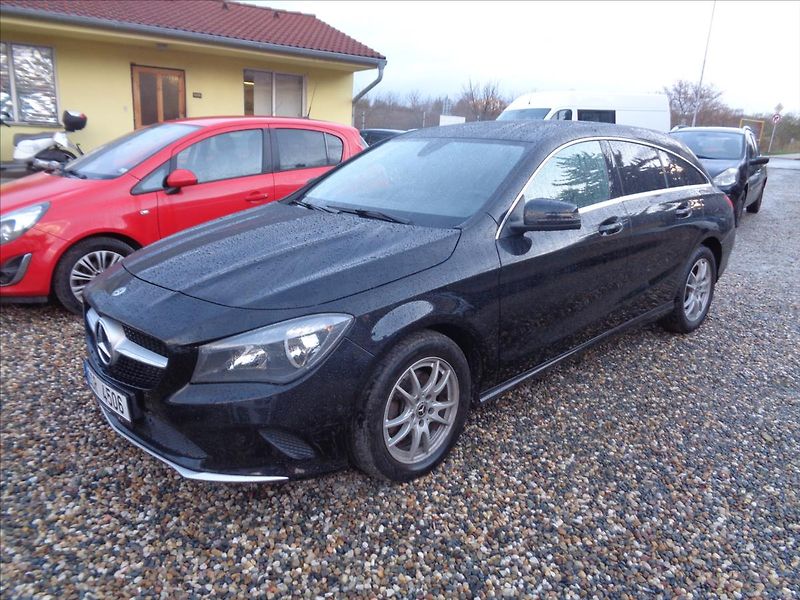 Mercedes-Benz CLA 2,2   200 D - fotka 2 z 14
