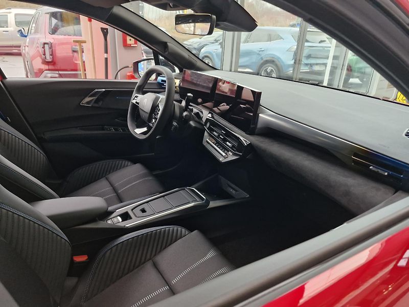 Renault Clio (2026) esprit Alpine full hybrid 160 - fotka 13 z 21