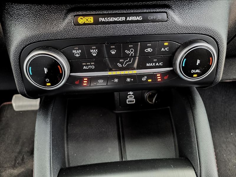 Ford Kuga 2,5 Rezervace! HEV,140kw,ST-li - fotka 35 z 50