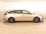Hyundai i30 (2018) 1.6 CRDi, Serv.kniha, Navi - náhled 6
