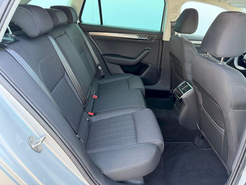 Škoda Superb (2023) 2.0TDI 110kW DSG Style - fotka 25 z 35