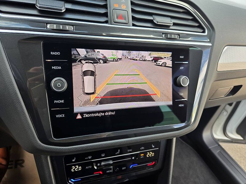 Volkswagen Tiguan (2021) 2.0 TDI DSG - fotka 21 z 46