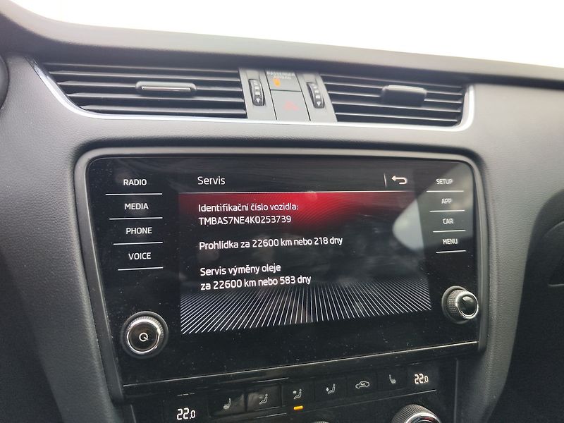 Škoda Octavia 2.0 TSI/140kW Style DSG - fotka 21 z 32