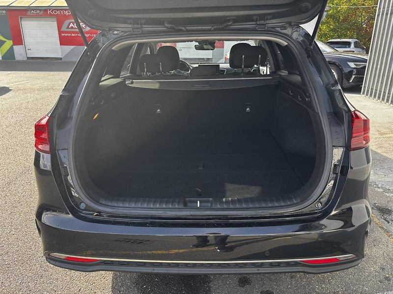 Kia Ceed (2023) SW Exclusive 1.5 T-GDI 118 kW - fotka 11 z 11